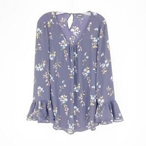 Premise Studio Bell Sleeve V-Neck Top Size large